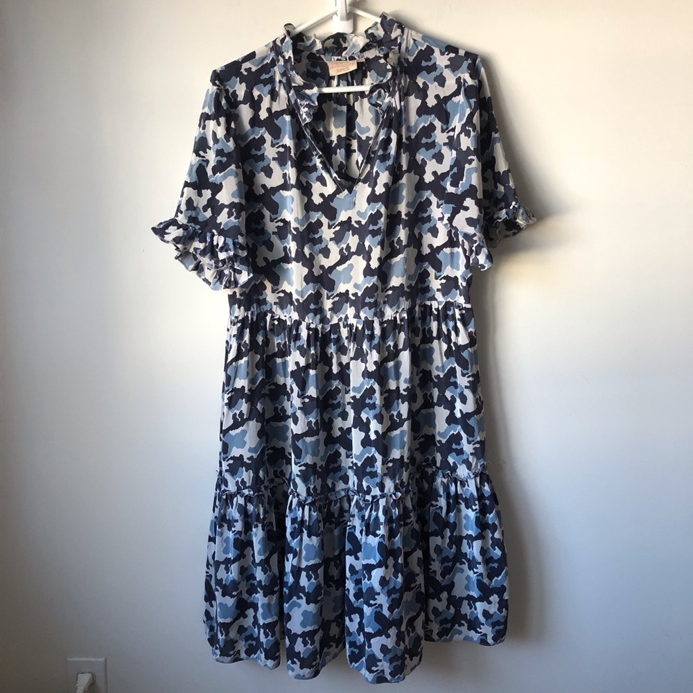Rungolee silk ruffle neck short sleeve tiered dress. Pockets. Size M